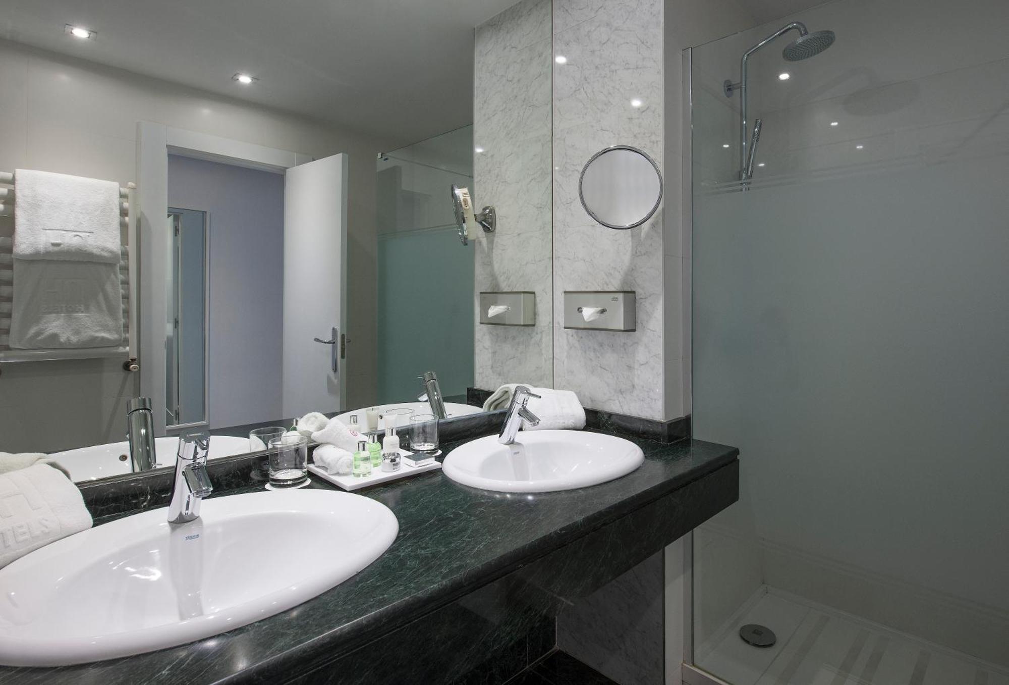Habitación Doble Premium con cama supletoria - 1 o 2 camas